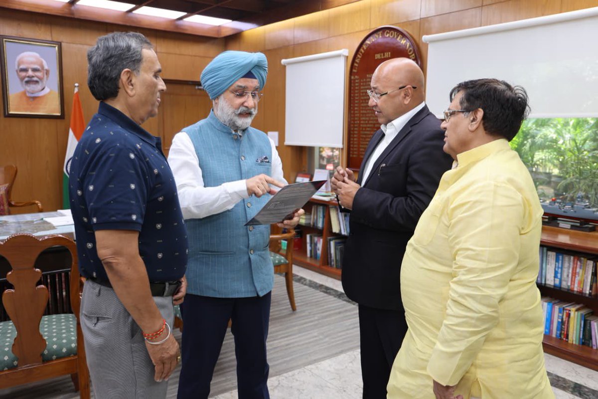 LokNiwasDelhi's tweet photo. Shri Ashok Sharma, Honorary Secretary, Shri Shyam Sharma, Director, and Shri Anand Verma, Director, Delhi &amp; District Cricket Association (DDCA), called on Hon'ble @LtGovDelhi, Sardar @SandhuTaranjitS, at @LokNiwasDelhi today. https://t.co/RcGyAd5tnM