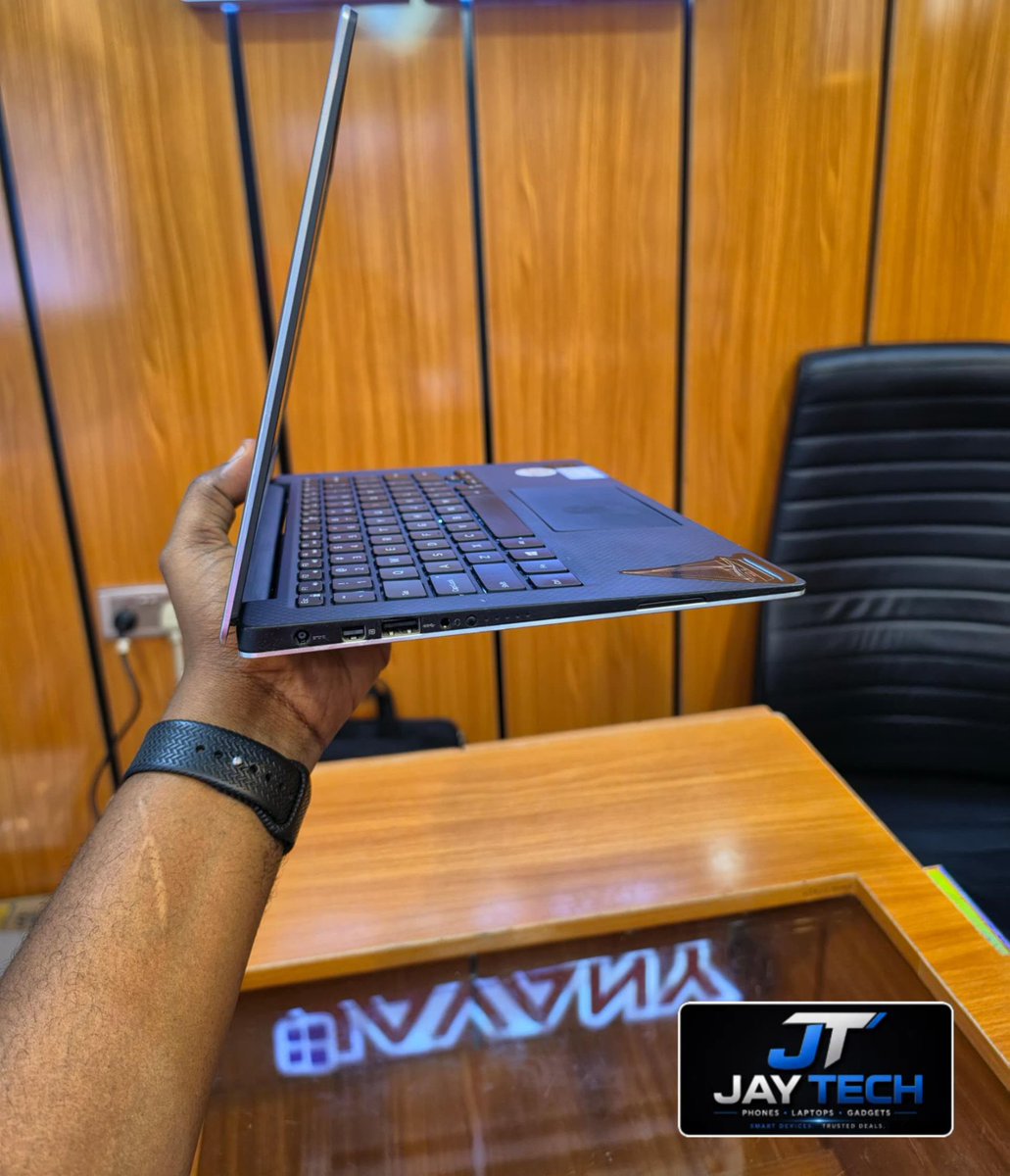 Thejameschima's tweet photo. *🇺🇸 DELL XPS 13 (9343)*

● Intel® Core™ i5 Processor
● 8GB  RAM
● 256GB SSD Storage
● 13.3-inch Full HD InfinityEdge Display
● Backlit Keyboard
● Intel® HD Graphics 5500
● Premium Carbon Fibre (Aramid Fibre) Palm Rest
● CNC Machined Aluminium Chassis
● Lightweight, Slim & Ultra-Portable Design
● Built-in Wi-Fi & Bluetooth
● Crystal Clear HD Webcam
● Solid Premium Business Laptop

*💰 Price: ₦275,000*

Location: Owerri 

Delivery Nationwide.