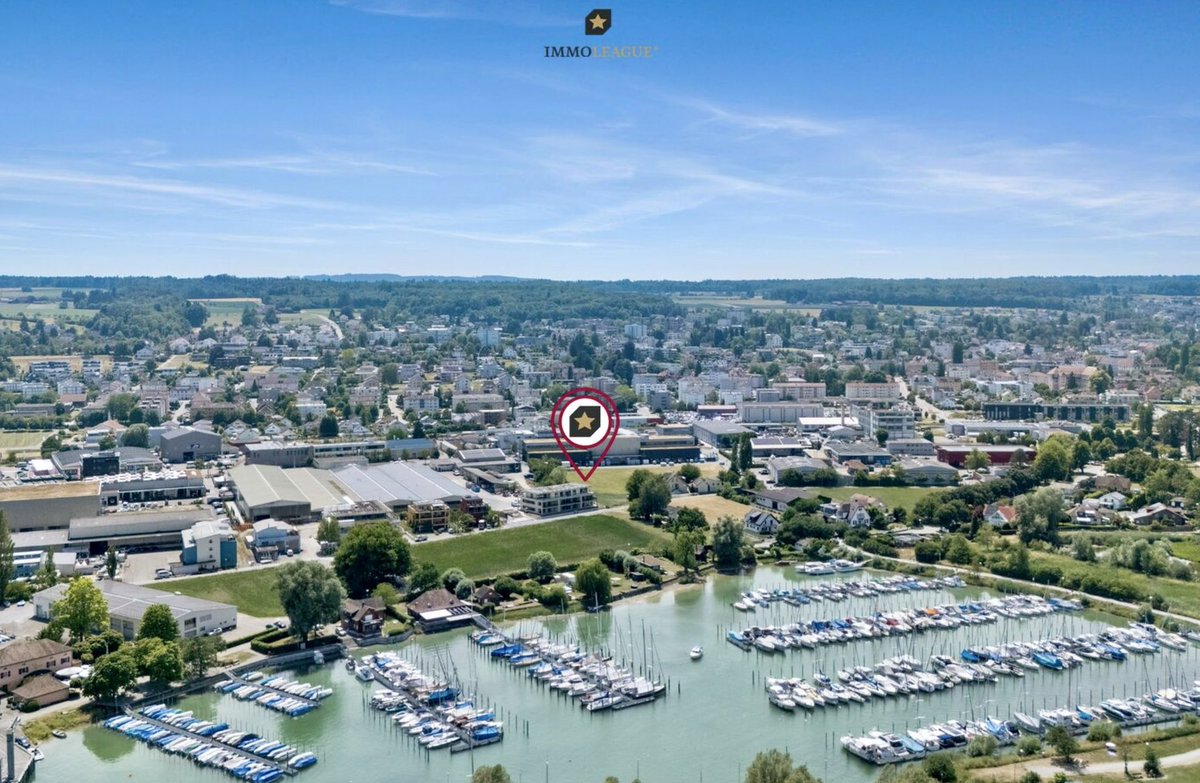 SchererRalf's tweet photo. Stell dir vor, dein Garten ist 200 m² gross und der Bodensee ist nur wenige Schritte entfernt.

✨ Erstbezug
🌿 Riesiger Privatgarten
⚓ Nähe Yachthafen
🏡 Hochwertiger Innenausbau

So fühlt sich Wohnen am Bodensee an.

#immoleague #kreuzlingen #bodensee #luxuswohnung #hausliebe https://t.co/L4HJoLCEah