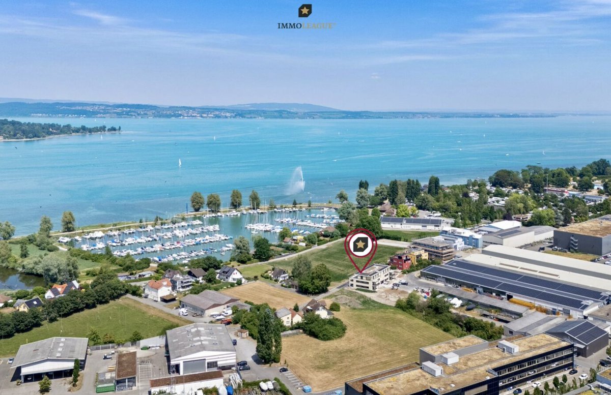 SchererRalf's tweet photo. Stell dir vor, dein Garten ist 200 m² gross und der Bodensee ist nur wenige Schritte entfernt.

✨ Erstbezug
🌿 Riesiger Privatgarten
⚓ Nähe Yachthafen
🏡 Hochwertiger Innenausbau

So fühlt sich Wohnen am Bodensee an.

#immoleague #kreuzlingen #bodensee #luxuswohnung #hausliebe https://t.co/L4HJoLCEah