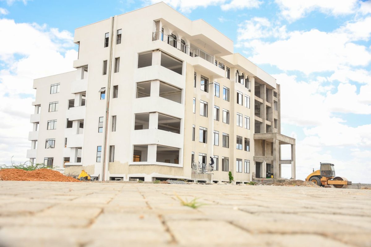 Tanariver004's tweet photo. The new Tana River County Government Headquarters is nearing completion, marking a major milestone in strengthening governance and improving service delivery for our people.
#TanaRiverCounty #TheLandOfTreasure #DevelopmentInAction https://t.co/rtATVu1N5P