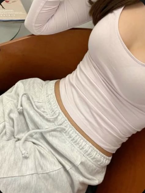 joel_344's tweet photo. Cozy meets chic in this athleisure fit white tee + soft gray joggers for effortless everyday style
rUDj https://t.co/4vl1WXgUwf