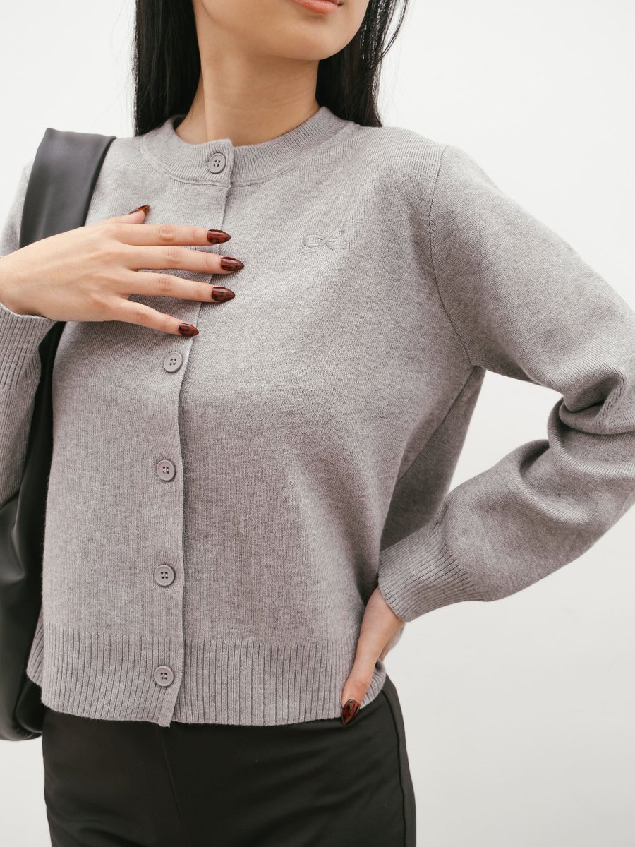 veeolettt's tweet photo. less is more. cardigan simpel gini tuh emang GAADA OBAT 🤍

looksnya clean, timeless, dan gampang di mix n match ✨

💌 https://t.co/wa5BNsLxS3
💌 https://t.co/ycNYYQLGNw https://t.co/0URZTjJdte