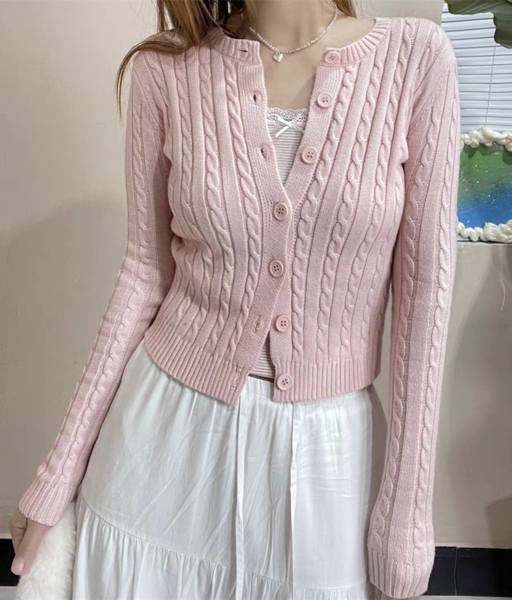 veeolettt's tweet photo. less is more. cardigan simpel gini tuh emang GAADA OBAT 🤍

looksnya clean, timeless, dan gampang di mix n match ✨

💌 https://t.co/wa5BNsLxS3
💌 https://t.co/ycNYYQLGNw https://t.co/0URZTjJdte