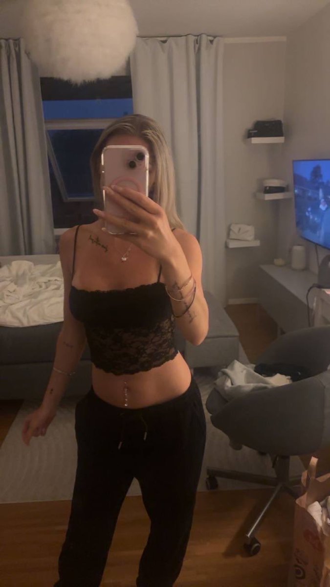 NancyFancyys's tweet photo. Ja den är rosa💕😝 https://t.co/EZDVd5w3vm