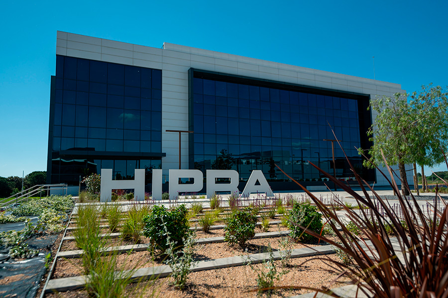 pharmamarket's tweet photo. #Industria | HIPRA recibe la opinión positiva del CHMP de la Agencia Europea de  Medicamentos para su vacuna contra la COVID-19 adaptada a la variante  XFG.1.1

📰https://t.co/AuAldhFhsG https://t.co/43DeD4oIBJ