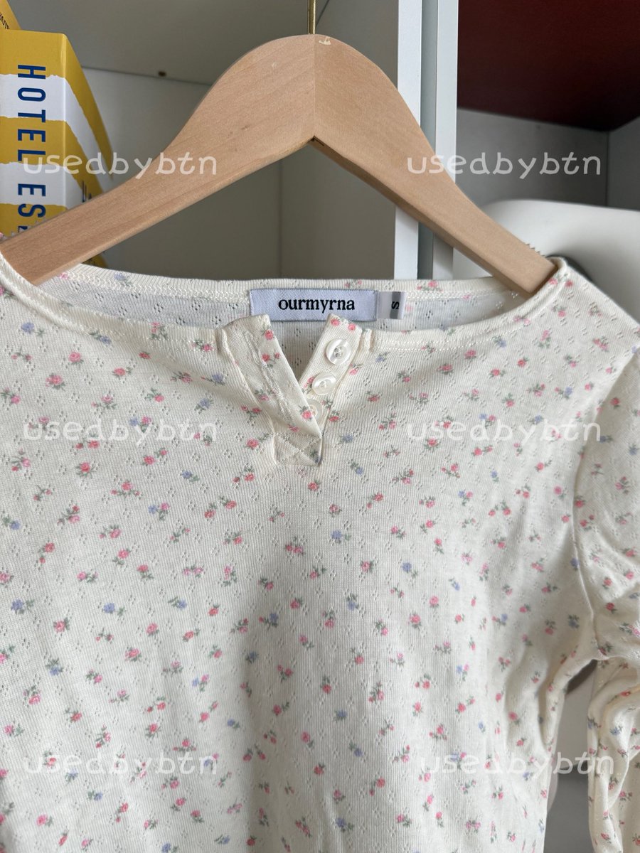 usedbybtn's tweet photo. เสื้อแขนสามส่วน from Ourmyrna.official 
✨Price : 130.- 
🛋️ Size : S (อก30-33“ / ยาว 18“)

#ส่งต่อเสื้อผ้า #ส่งต่อเสื้อผ้ามือสอง #เสื้อผ้ามือสอง #ส่งต่อเสื้อผ้ามือ2 #vghbkk #bemingbkk #cintageshop #stylistshop #ส่งต่อcintage #โล๊ะตู้ #ส่งต่อstylist #เสื้อผ้ามือสองสภาพดี https://t.co/tn0Ho1hGla