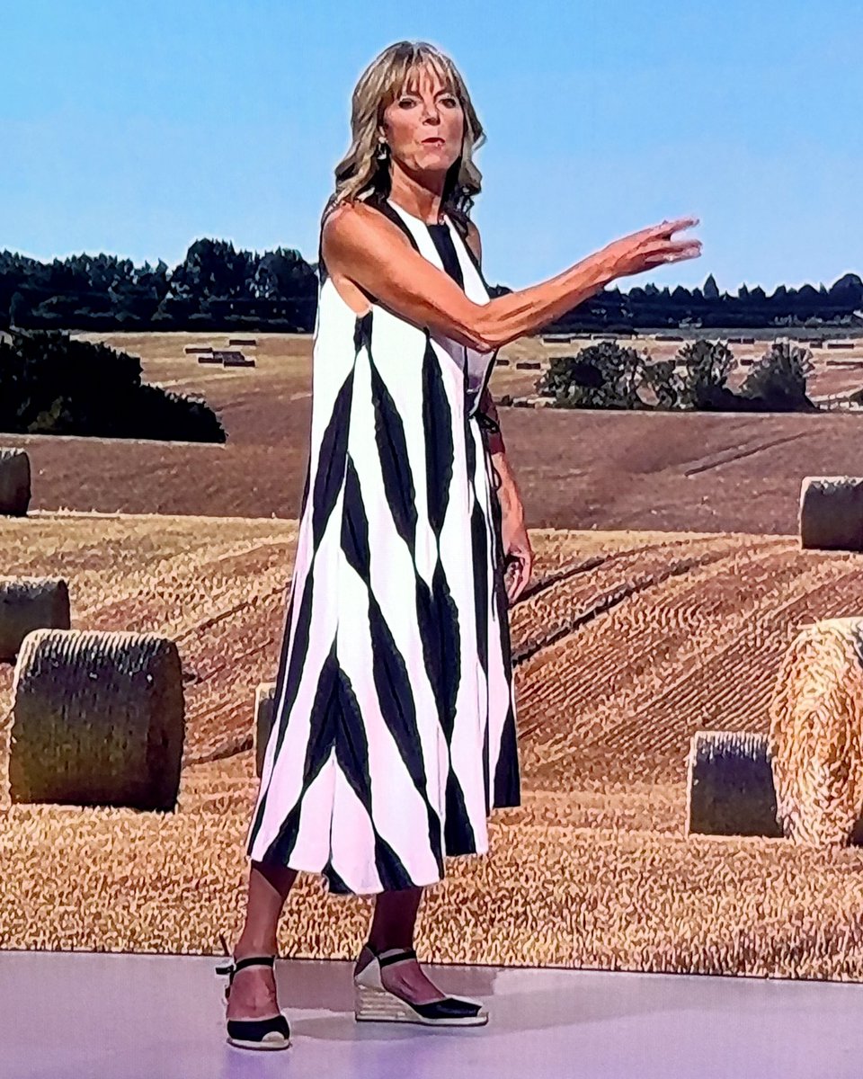 raymach1's tweet photo. LOUISE
#LouiseLear
#BBCWeather https://t.co/oiotdsCqhj