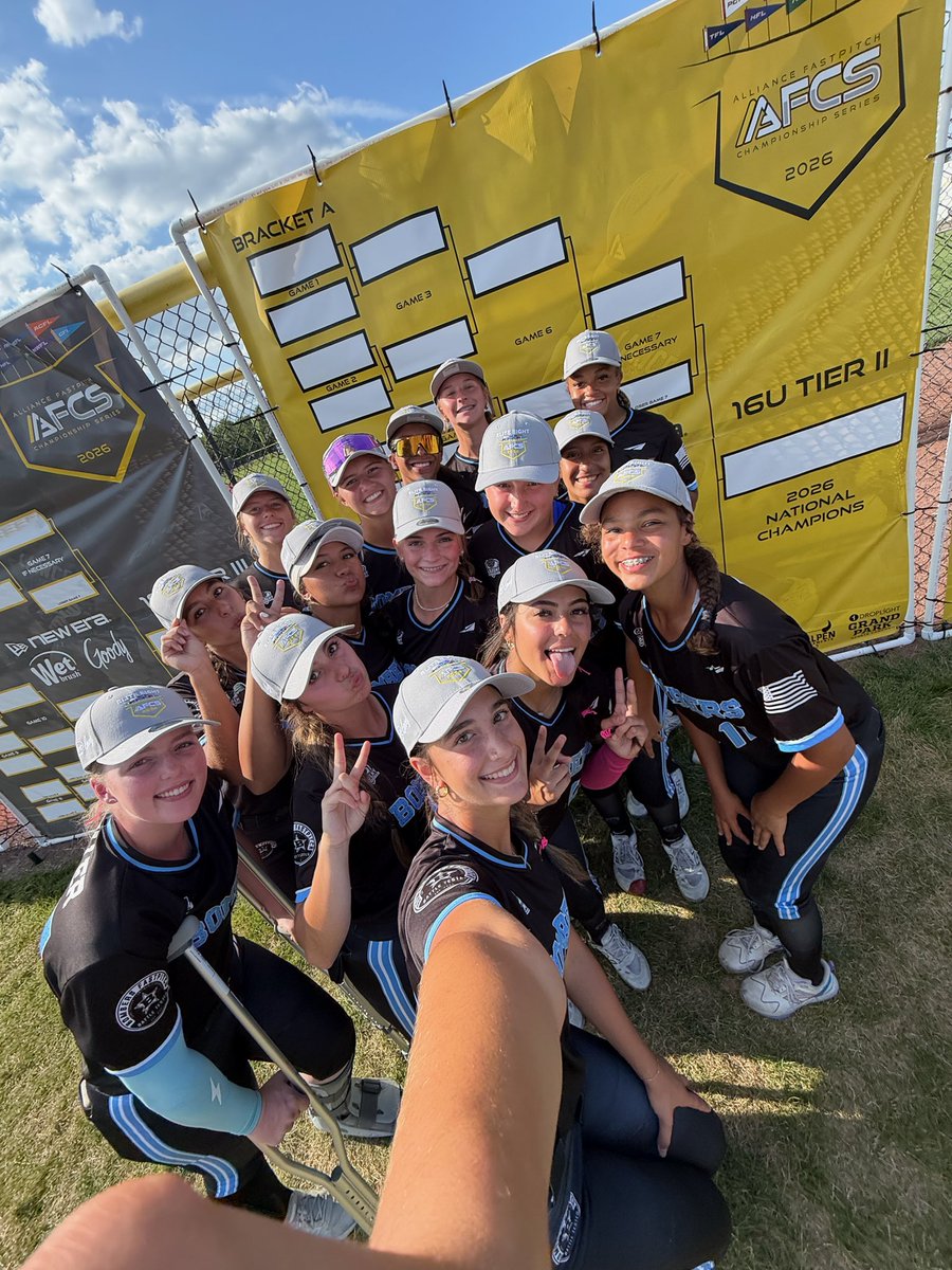 siennarichmond5's tweet photo. Last one best one! Had an amazing time in Indiana at the AFCS tournament. My team ended up in tier ll elite 8.
Stats:
Avg:429
RBI:12
H:15
2b:6
Hr:3
@coach_L0pez @BombersKennedy @16UAcademy https://t.co/BozmdFjfpa