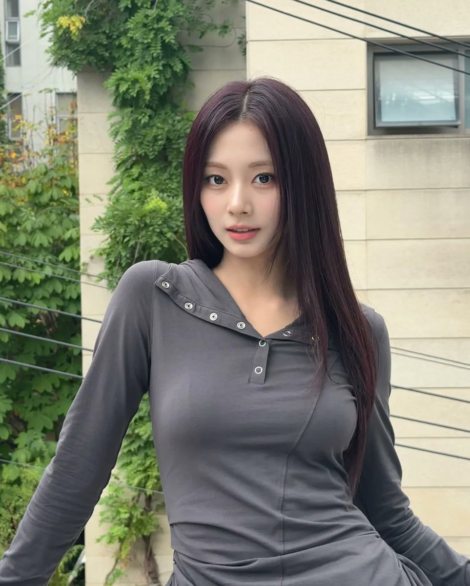misahyundk's tweet photo. Just casually reminding everyone who's the main visual https://t.co/j1WzqYW4pt