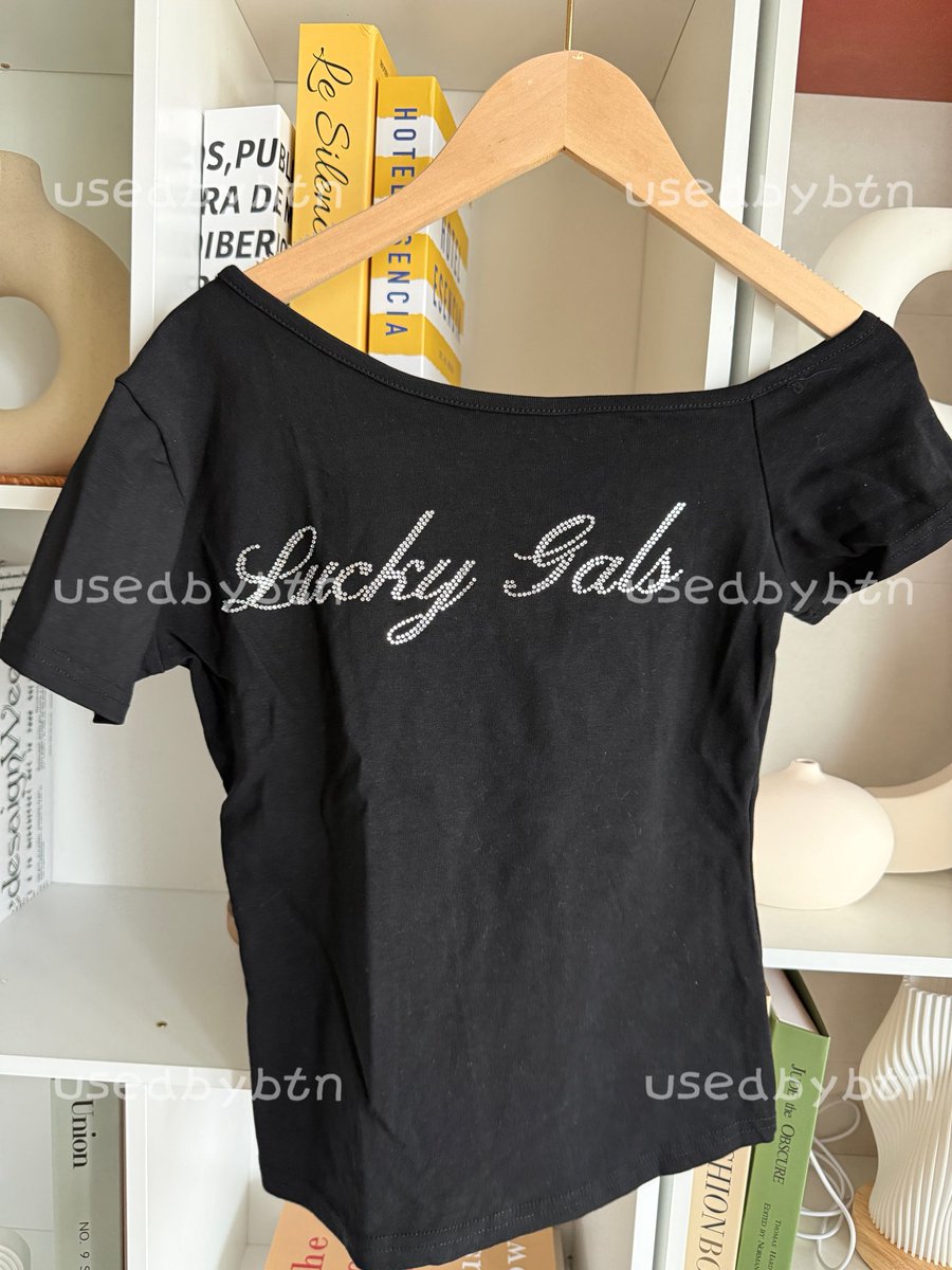 usedbybtn's tweet photo. เสื้อปาดไหล่ from Jarinya
✨Price : 80.- 
🛋️ Size : S (อก28-36" / ยาว19“)

#ส่งต่อเสื้อผ้า #ส่งต่อเสื้อผ้ามือสอง #เสื้อผ้ามือสอง #ส่งต่อเสื้อผ้ามือ2 #vghbkk #bemingbkk #cintageshop #stylistshop #ส่งต่อcintage #โล๊ะตู้ #ส่งต่อstylist #เสื้อผ้ามือสองสภาพดี https://t.co/oSPFWbU44q