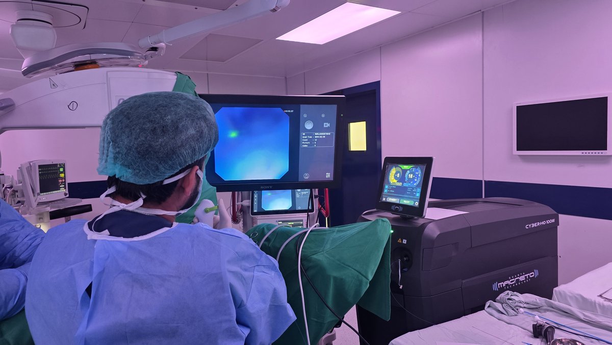 adeelanwaar3's tweet photo. @quanta_system laser #modulations and @ShenzhenHugeMed view never let you get bored in #RIRS. Switch freely between dusting strategies and adjust your settings according to stone composition, location, and procedural goals—unless you're keeping them fixed for a research protocol.
#RIRS #Urology #Endourology #LaserLithotripsy #HolmiumLaser #KidneyStones #StoneSurgery #FlexibleUreteroscopy #MedEd #SurgicalInnovation