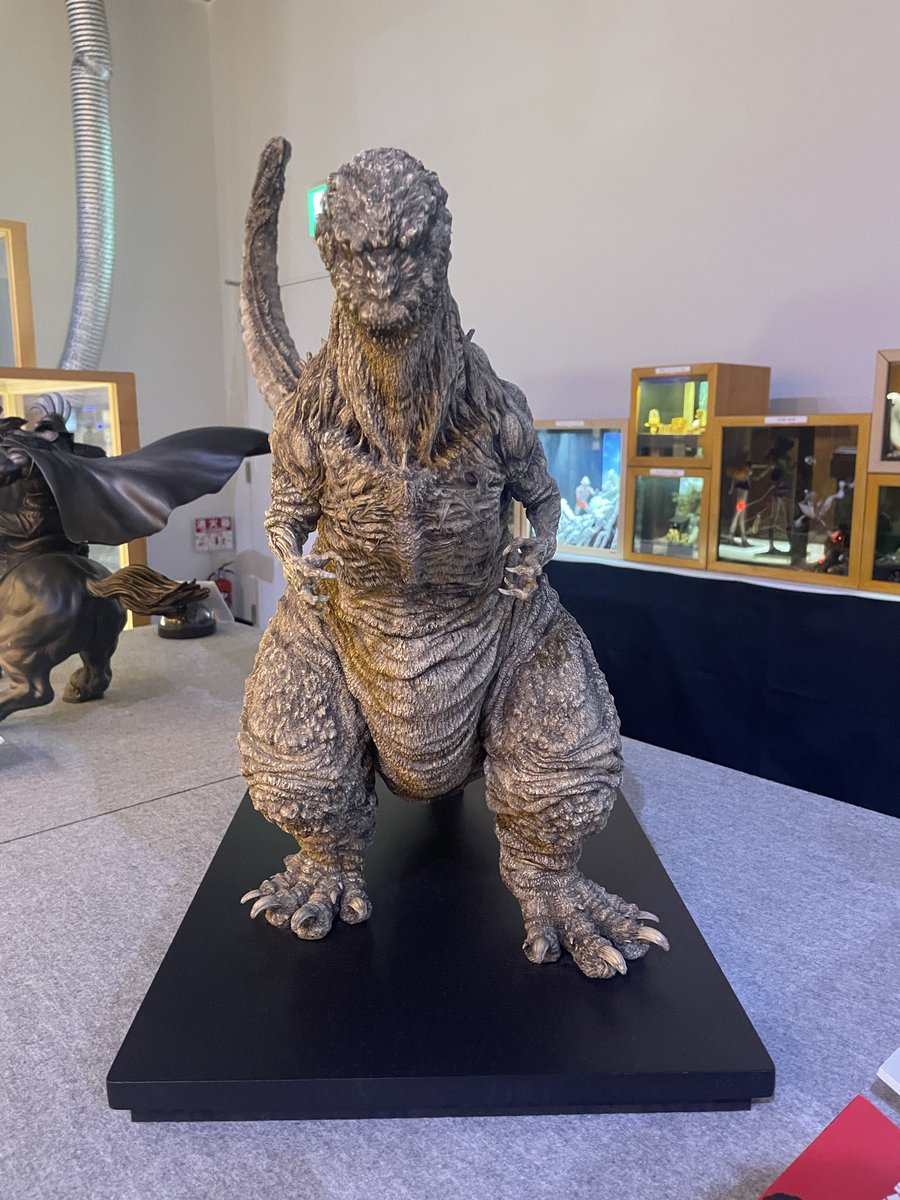 serpo414's tweet photo. 去年かな海洋堂の展示会で拝見させていただいたシン・ゴジラの雛形
足の指のぷくっと感がたまらんのよ https://t.co/3FqltNhQeO