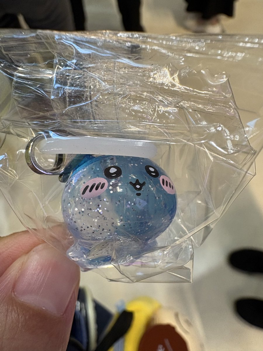 amrn_1005's tweet photo. ちいかわパーク　入場特典　めじるしチャーム　交換

譲　ハチワレ
求　うさぎ

本日パーク内手渡し（21時頃まで）
もしくは後日郵送希望しております◎
よろしくお願いいたします🙇‍♀️
#ちいかわ https://t.co/9CpRgtax7Y