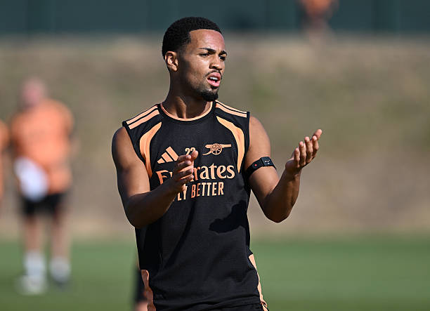 MilanPosts's tweet photo. 📰 @MatteMoretto: AC Milan, Leipzig, Everton and Fulham are all interested in Ethan Nwaneri. 👀🔴⚫️ https://t.co/OINS5NSdY9