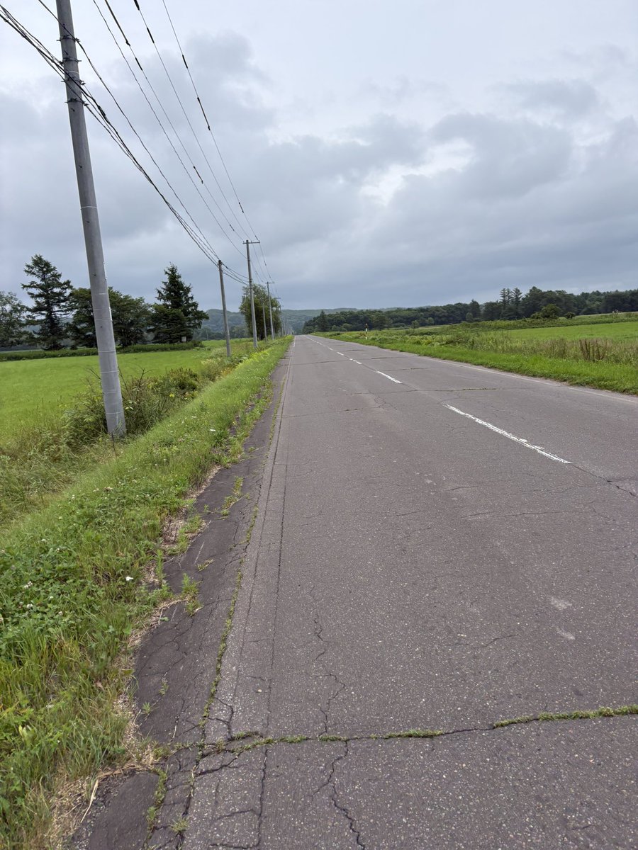 kaiwaretea's tweet photo. 今日も自転車で20キロ走った！
もう疲れたよ〜！昨日から体が痛すぎるから明日は休も。(´з`).｡oO https://t.co/gh1QUoaI66