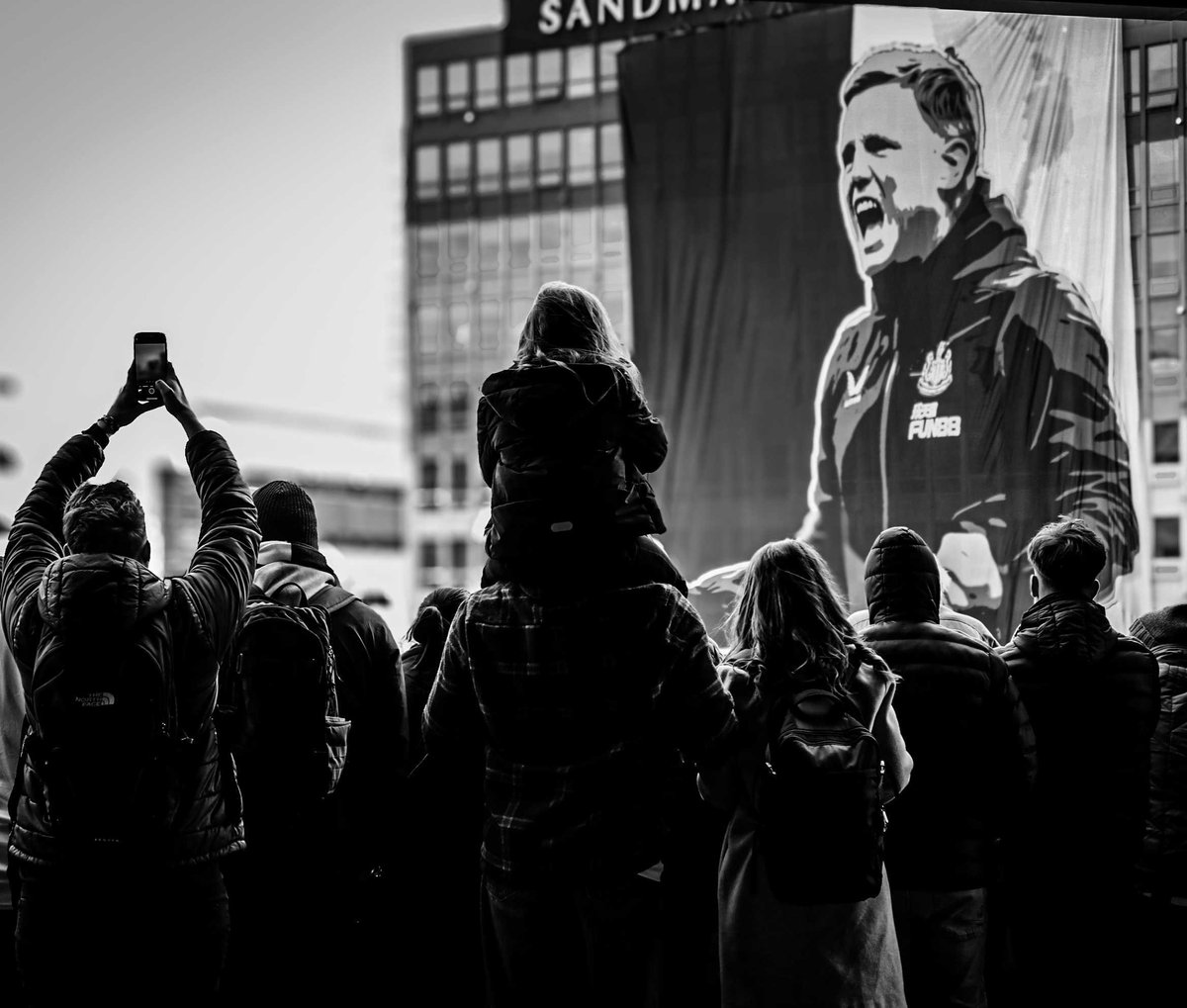 DanMcMahonF1's tweet photo. He came, he won and he left us with the best memories. He's a man of integrity. He represented the club and city amazingly well, spoke eloquently, was always respectful, understood us and put every ounce of effort he had into it. He'll always be loved. Thank you Eddie Howe #NUFC https://t.co/0TNdfpes7w