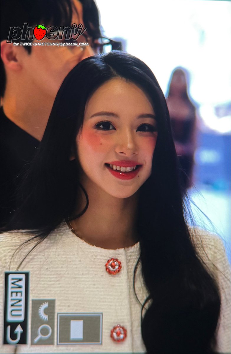 phoenii_Chae's tweet photo. 260730 D&amp;G in KL pre

정말 귀여워

#TWICE #트와아스 #손채영 #CHAEYOUNG #チェヨン #DolceGabbana #DGBeauty https://t.co/mZMufQkp0U