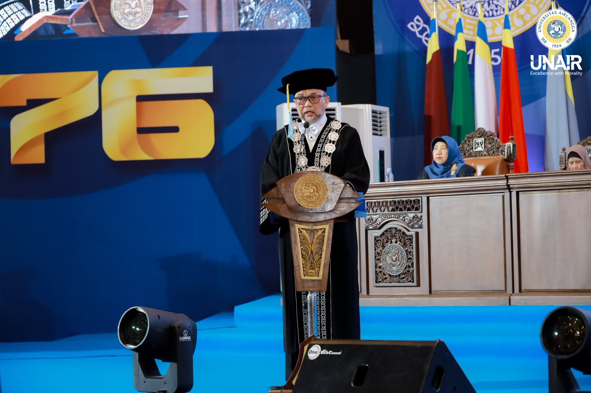 Unair_Official's tweet photo. Universitas Airlangga resmi menyambut 9.416 mahasiswa baru program Sarjana, Sarjana Terapan, dan Diploma yang berasal dari berbagai daerah di dalam dan luar negeri pada Kamis, 30 Juli 2026 di Airlangga Convention Center, Kampus MERR-C.

Welcome aboard, Ksatria Airlangga ✨ https://t.co/pkn7PTVxC8