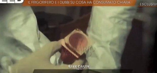 afderas's tweet photo. Tutti a ficcare il naso nella spazzatura e c'è l'ho ficcato anche io.
Le due confezioni di fruttolo sono impilate. Il che mi fa pensare che siamo state buttate nello stesso momento, altrimenti devi recuperarne uno dal rusco.
Consumati contemporaneamente? Boh
#garlasco https://t.co/qyUb355r8K