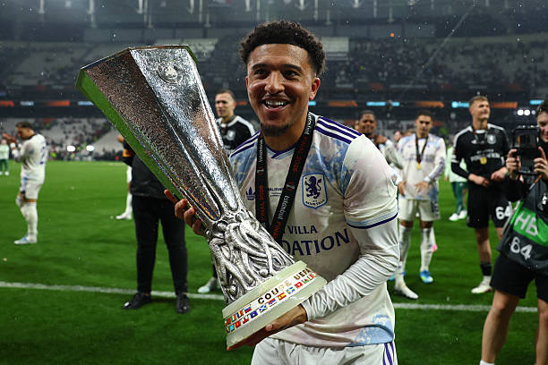 BLRZFC1's tweet photo. 🚨🏴󠁧󠁢󠁥󠁮󠁧󠁿 EXCLUSIVE: Borussia Dortmund are in advanced talks to sign Jadon Sancho as a free agent!
Discussions are ongoing to secure his third stint at BVB. Both sides are currently sorting final details on wages and contract duration. Confidence grows to get it done soon. 💛🖤 #BVB https://t.co/HSd0lvpl7a