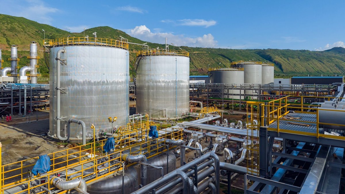 rechnaki's tweet photo. Uganda’s oil and gas sector is creating opportunities, building skills, and laying the foundation for #FirstOil.
Proud to see world-class operations like COSL at work.
#UgandaOil #EnergySecurity #InfrastructureUG
#GoldenPosts.
@audcomu
@GoldenPosts1 https://t.co/RwUVFBsFD6