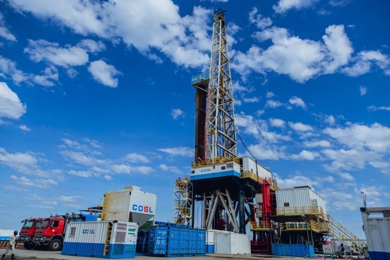 rechnaki's tweet photo. Uganda’s oil and gas sector is creating opportunities, building skills, and laying the foundation for #FirstOil.
Proud to see world-class operations like COSL at work.
#UgandaOil #EnergySecurity #InfrastructureUG
#GoldenPosts.
@audcomu
@GoldenPosts1 https://t.co/RwUVFBsFD6
