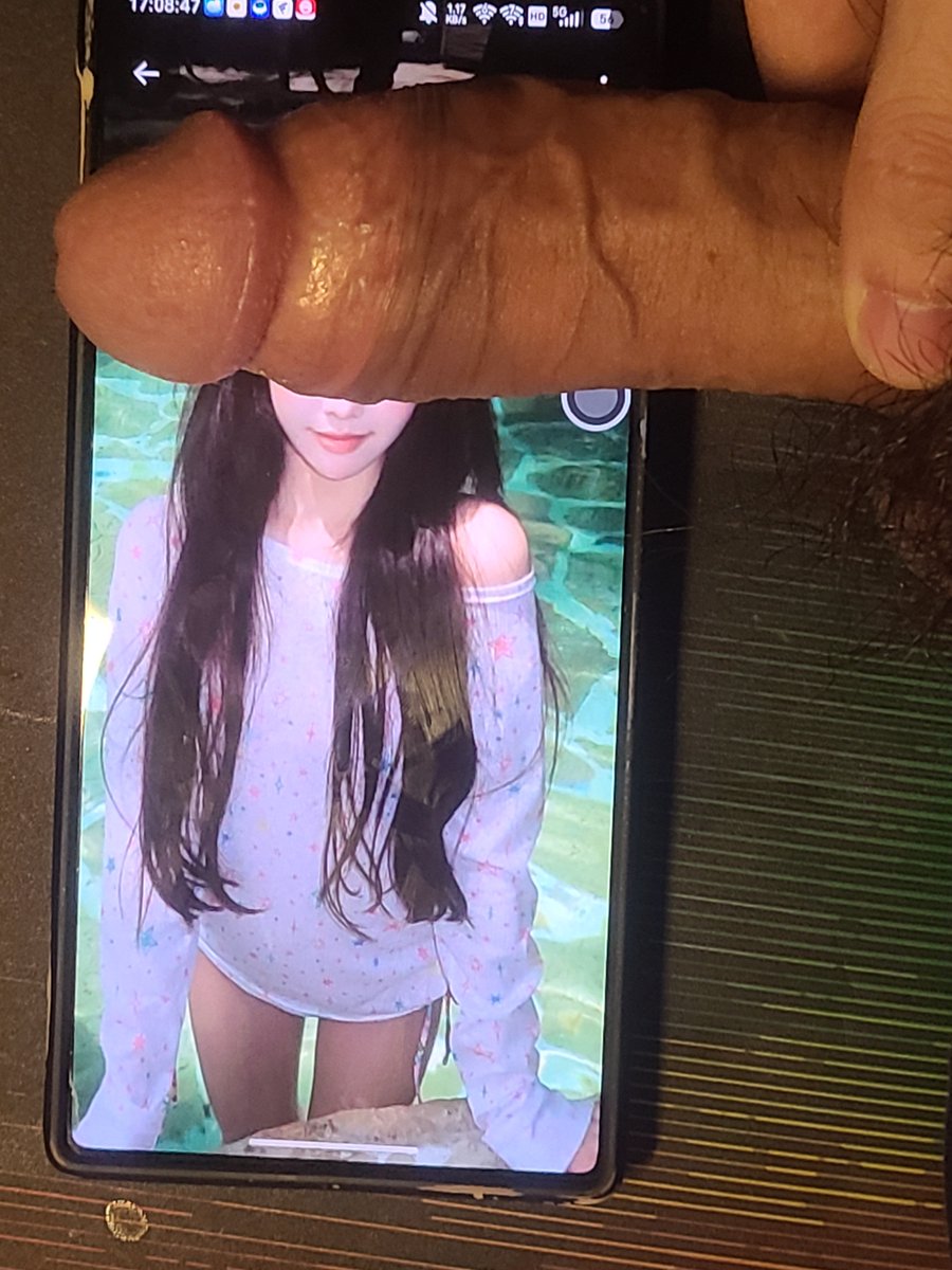 fkrio39b1's tweet photo. 对着小愉撸，好可爱的小脸
@ItJhu23479 https://t.co/PD6zaykfnm