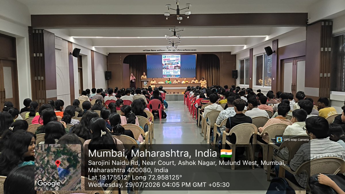 MulundPS's tweet photo. During the session, the students were educated about women's safety, cyber crime awareness, cyber safety measures, and anti-terrorism awareness.
@CPMumbaiPolice @CMOMaharashtra @DcpZone7Mumbai @MumbaiPolice https://t.co/iK9KSY675h