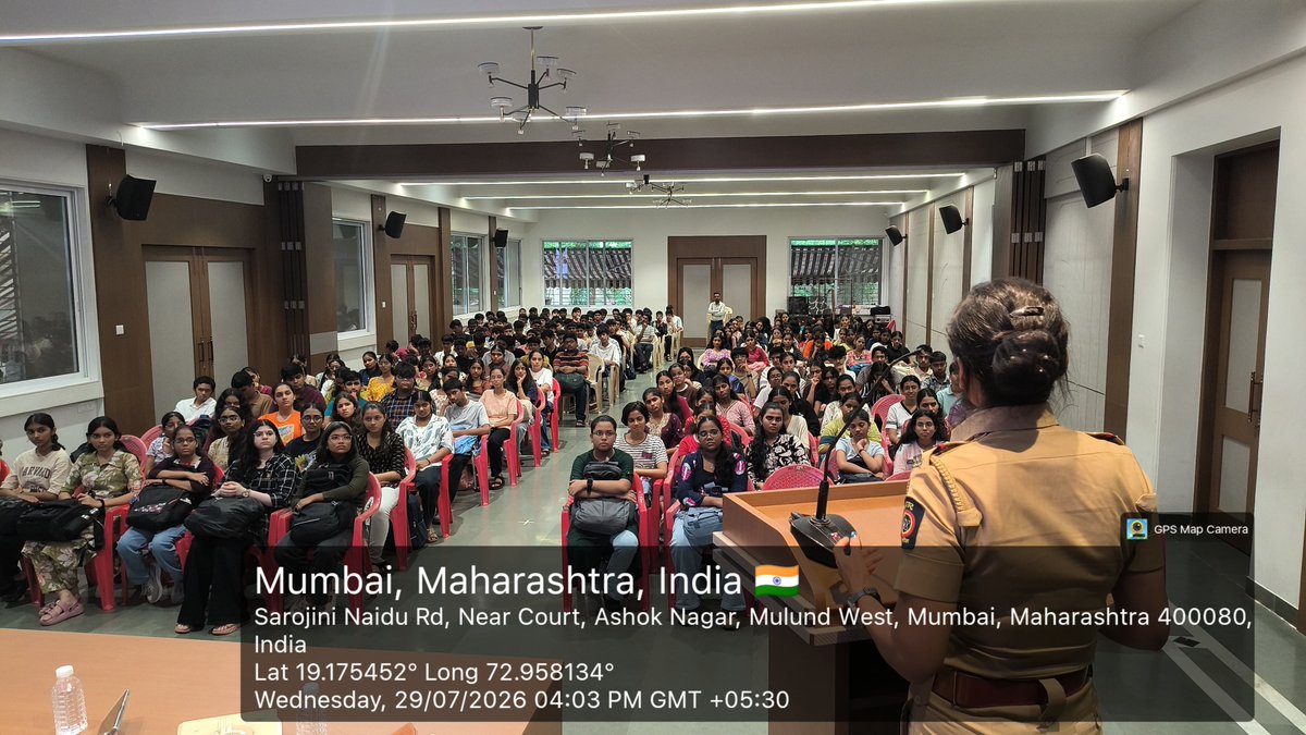 MulundPS's tweet photo. During the session, the students were educated about women's safety, cyber crime awareness, cyber safety measures, and anti-terrorism awareness.
@CPMumbaiPolice @CMOMaharashtra @DcpZone7Mumbai @MumbaiPolice https://t.co/iK9KSY675h