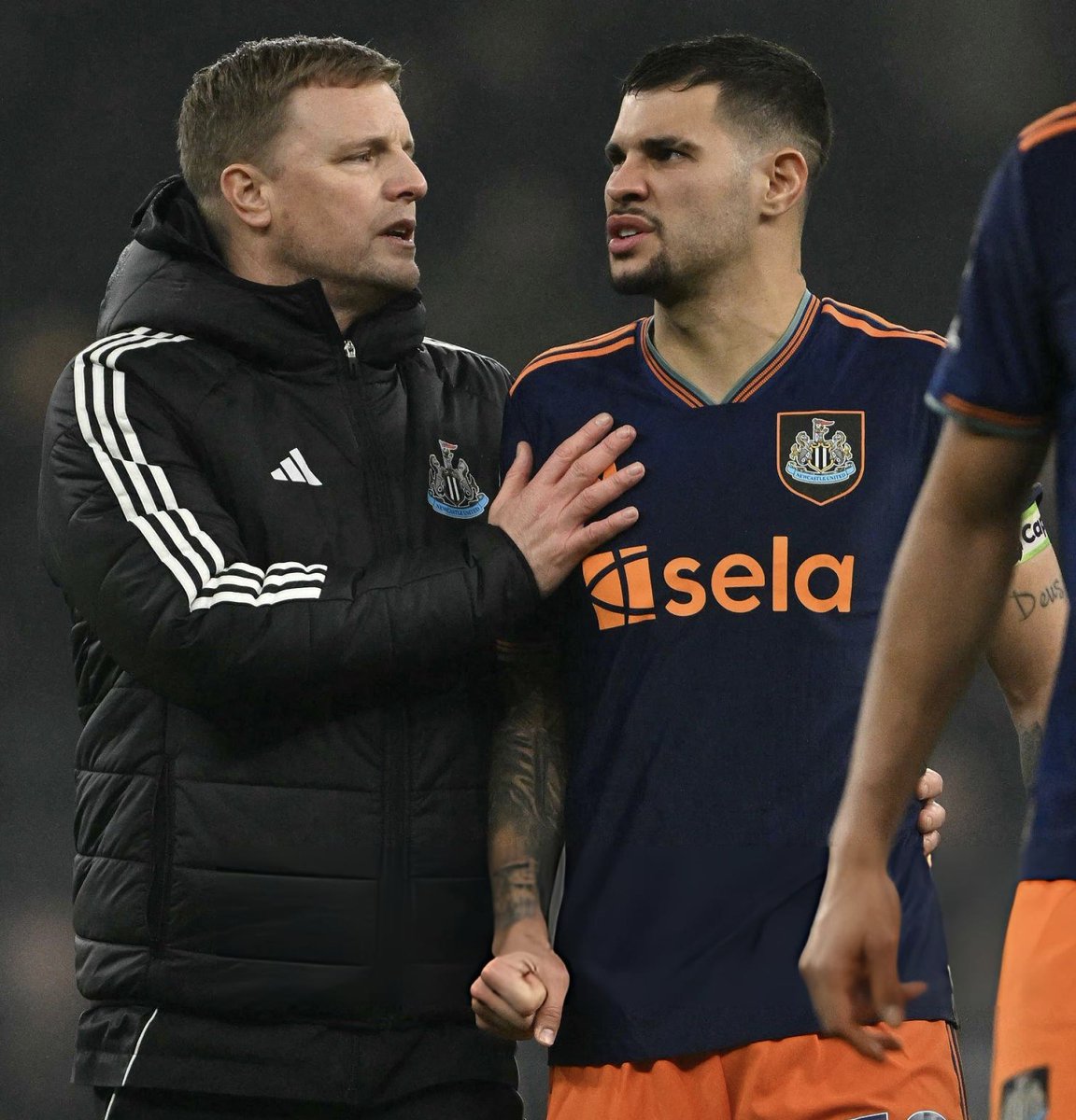 afcstuff's tweet photo. 🚨 Eddie Howe has quit as Newcastle manager with immediate effect. The decision was taken as Howe believes the club will eventually sell Bruno Guimarães to Arsenal this summer. 🤯🇧🇷 [@LukeEdwardsTele] https://t.co/CEXWyEFW3b