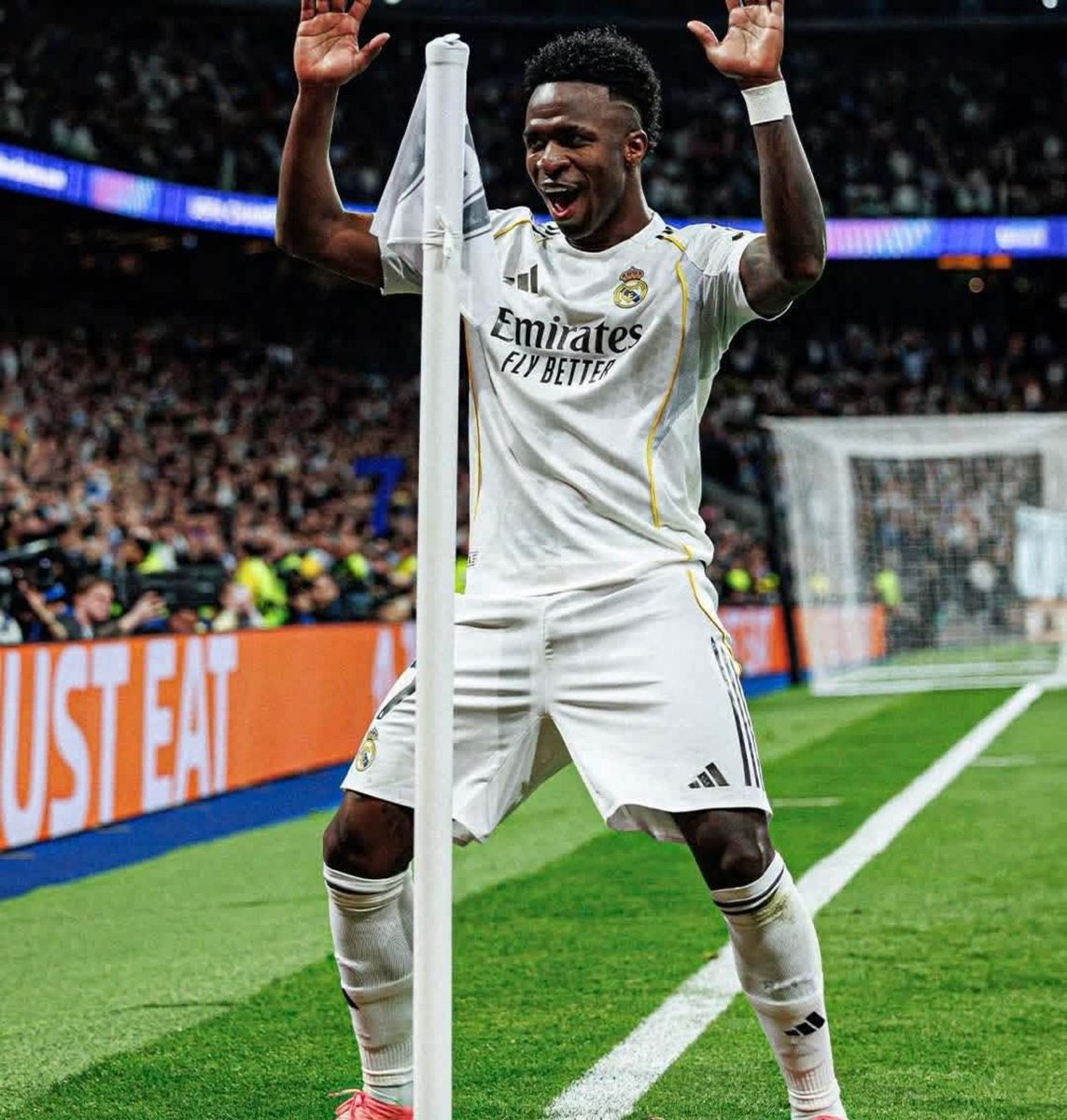 TadFutbol's tweet photo. So Real Madrid doesn’t want Vinícius Júnior to leave for free yet they have a way of luring other players into running down their contract so they can be signed for free.

Wow! https://t.co/x6hZUCaOjn