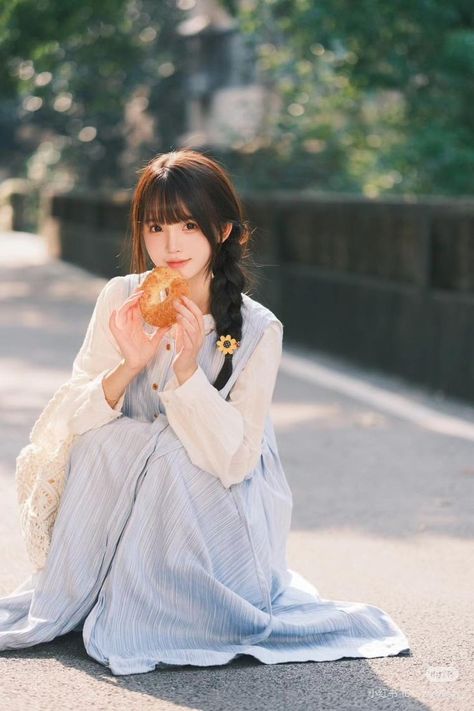 sefa_66's tweet photo. Soft pastel vibes on a sunlit street, a sweet pastry moment, and a look that says effortless summer
Psb https://t.co/glOK7l7Nyy