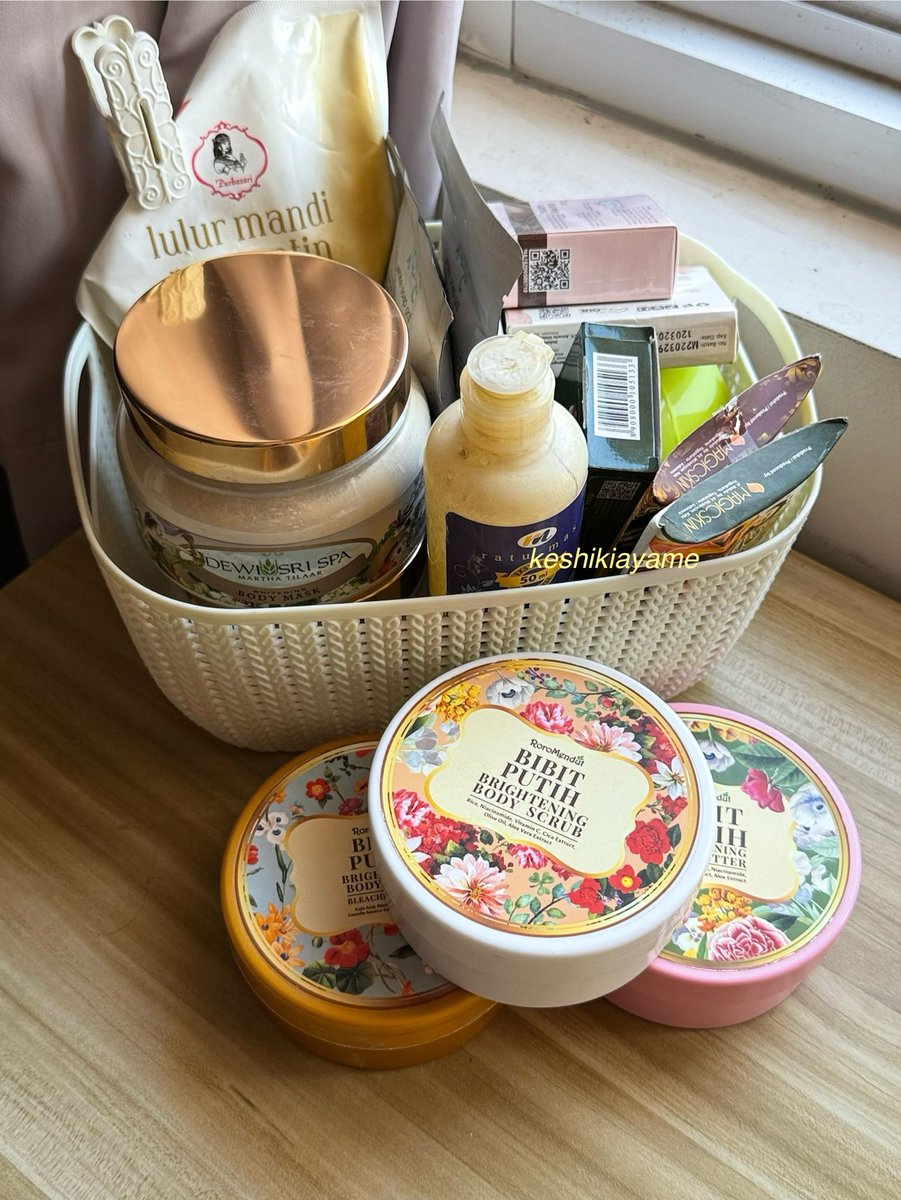 keshikiayame's tweet photo. AS AN ADULT WOMAN aku tim luluran bisa 3x dalam seminggu🛁🧖‍♀️
Percayalahhhh abis luluran rasanya seperti terlahir kembali

Badan bersin, wangi dan halus banget kulitnya…

Oh to be a woman https://t.co/g4C87ha6HS