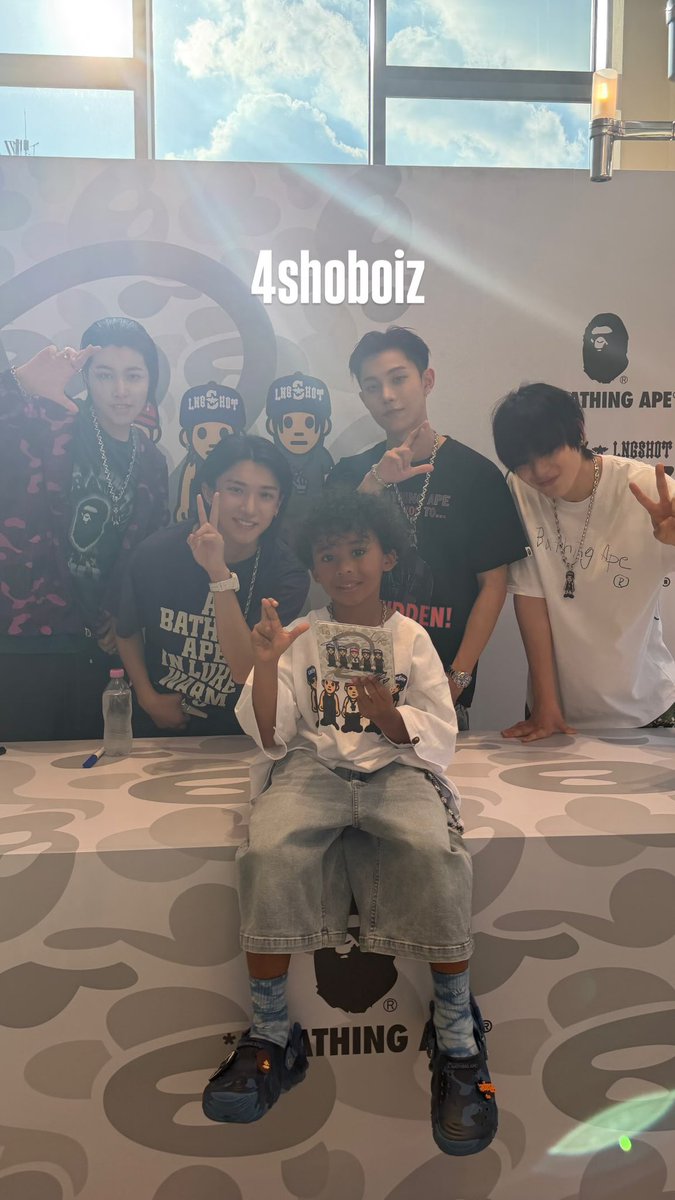562coded's tweet photo. adeknya pernah foto sama niki enhypen https://t.co/HbCDuHDrk2