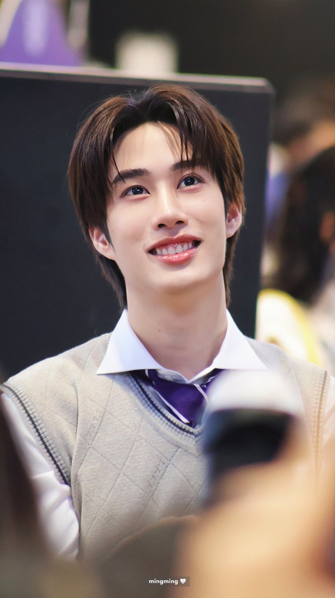 babybentenzly's tweet photo. tle ㅡ 💚 
เชื่อเหอะว่าการเห็นเติ้ลยิ้ม มันคือความสุขของคนตรงนี้ได้จริง ๆ 

#TLE_mtm l #TleFirstone 
#ATLANTATFOxงานมหกรรมนิยายนานาชาติ2026 https://t.co/exFqQHPzKA
