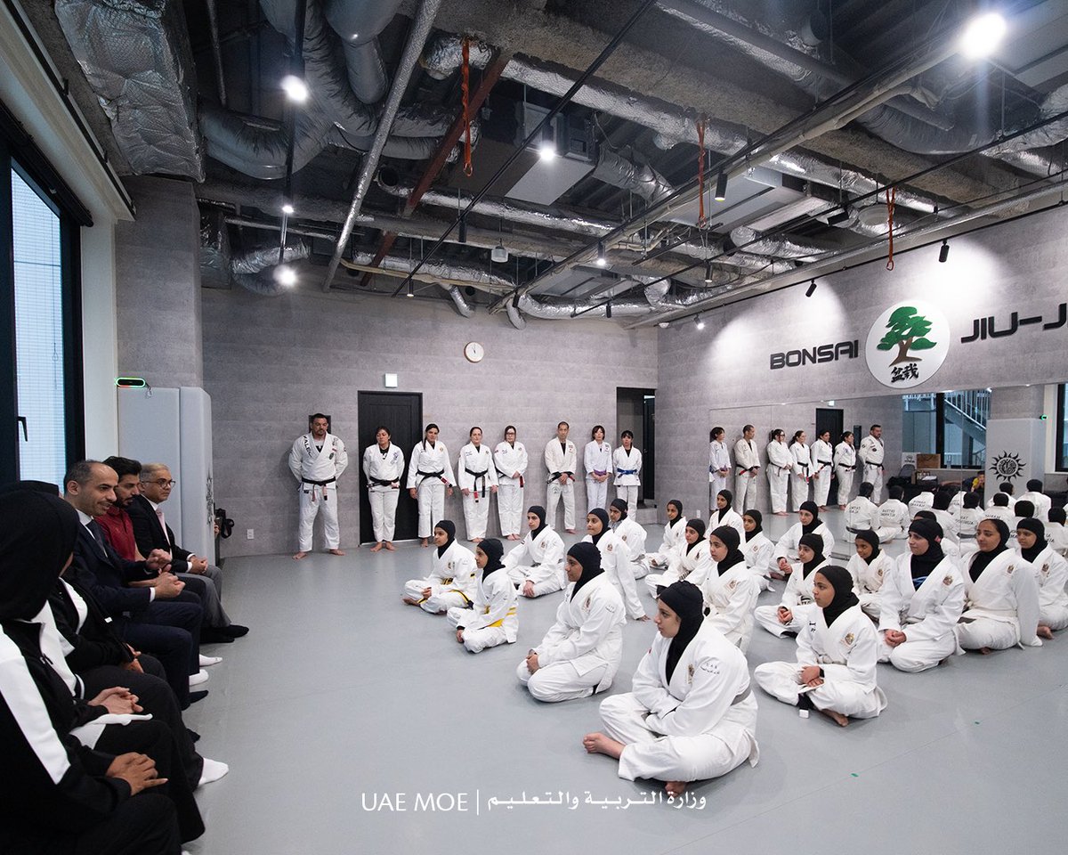 MOEUAEofficial's tweet photo. تواصل طالباتنا المشاركات في معسكرات الجوجيتسو الدولية رحلتهن في صقل مهاراتهن الرياضية والشخصية، واكتساب خبرات نوعية تعزز جاهزيتهن للمنافسة بقوة في المسابقات الإقليمية والعالمية.  ​

#وزارة_التربية_والتعليم https://t.co/ZT1bv38GiG