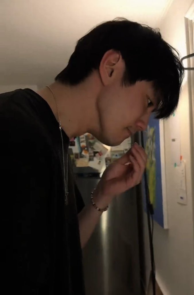 Maring00022's tweet photo. 너무..너무 금저씨 같지 않니 https://t.co/lTuVxd7JUL
