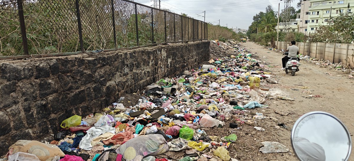 Uday_Veer_17's tweet photo. @krishnabgowda Hi @krishnabgowda Sir, Great, We r from Sri Balaji Signature Apt
A big Apt of 160 flats around 550 residents living at Geddalahalli opp to Railway track is a big dump area since 2.5 yrs filthy garbage, animal dead bodies, furniture have issues with diseases like Malaria &amp; dengue https://t.co/u0dDPpEjj9