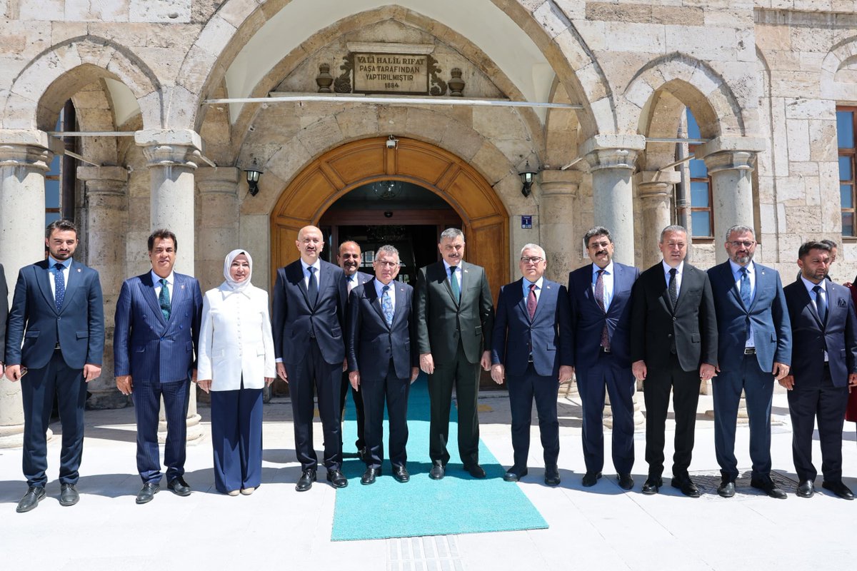 akpartisivasil's tweet photo. İl Başkanımız Yusuf Tanrıverdi, İçişleri Bakanımız Sayın Mustafa Çiftçi, TBMM Grup Başkanımız Abdullah Güler ve mlMilletvekillerimiz ile birlikte Sivas Valiliğini ziyaret etti. https://t.co/Fmu5ycJr19
