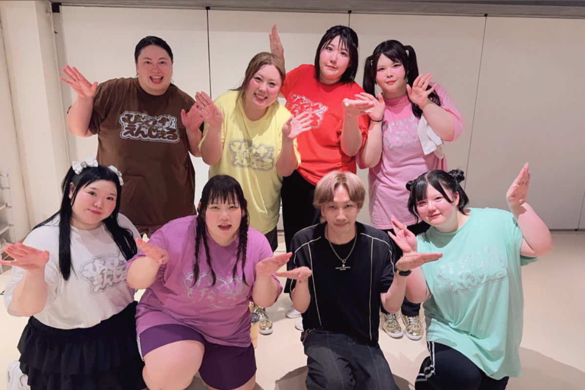 chokudft's tweet photo. びっくえんじぇる/ @big_angel5 

TIF - TOKYO IDOL FESTIVAL 
LIVEの監修で入らせていただきました。
ありがとうございました👼🪽

沢山の練習を積み重ね、時に笑い、時に厳しく？（笑）��女達の努力の結晶を是非見てほしいです！応援しています🔥

#びっくえんじぇる #tif https://t.co/vkiPKsr8hc