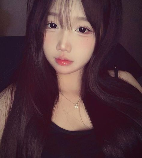 Male_Femal's tweet photo. Soft lighting, glossy lips, and a confident selfie vibe
RSU https://t.co/gDPIqKIxs0