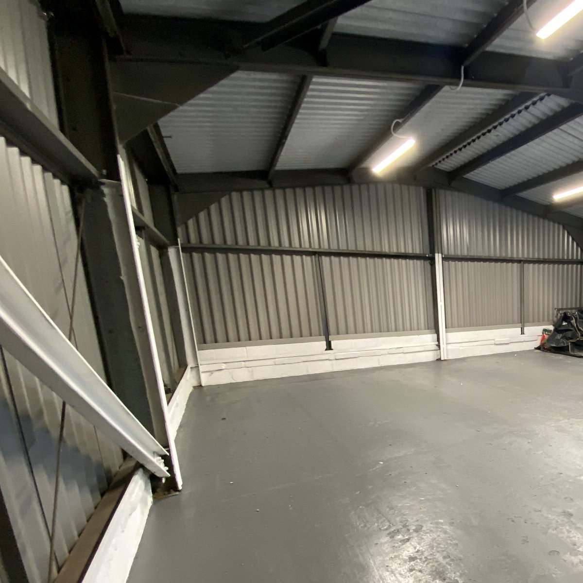 IPCommercial's tweet photo. 🚀 Business space available in Oldham!

Modern 877 sqft unit

��£850/month rent &amp; charges
🔑1 month's rent deposit
✅Brand new security shutters
✅Private gated site with parking
✅On-site WC

📍Prime Oldham location
📞Call 0161 655 4499. 

#Oldhamhour #CommercialProperty https://t.co/DY2nTXCKiw