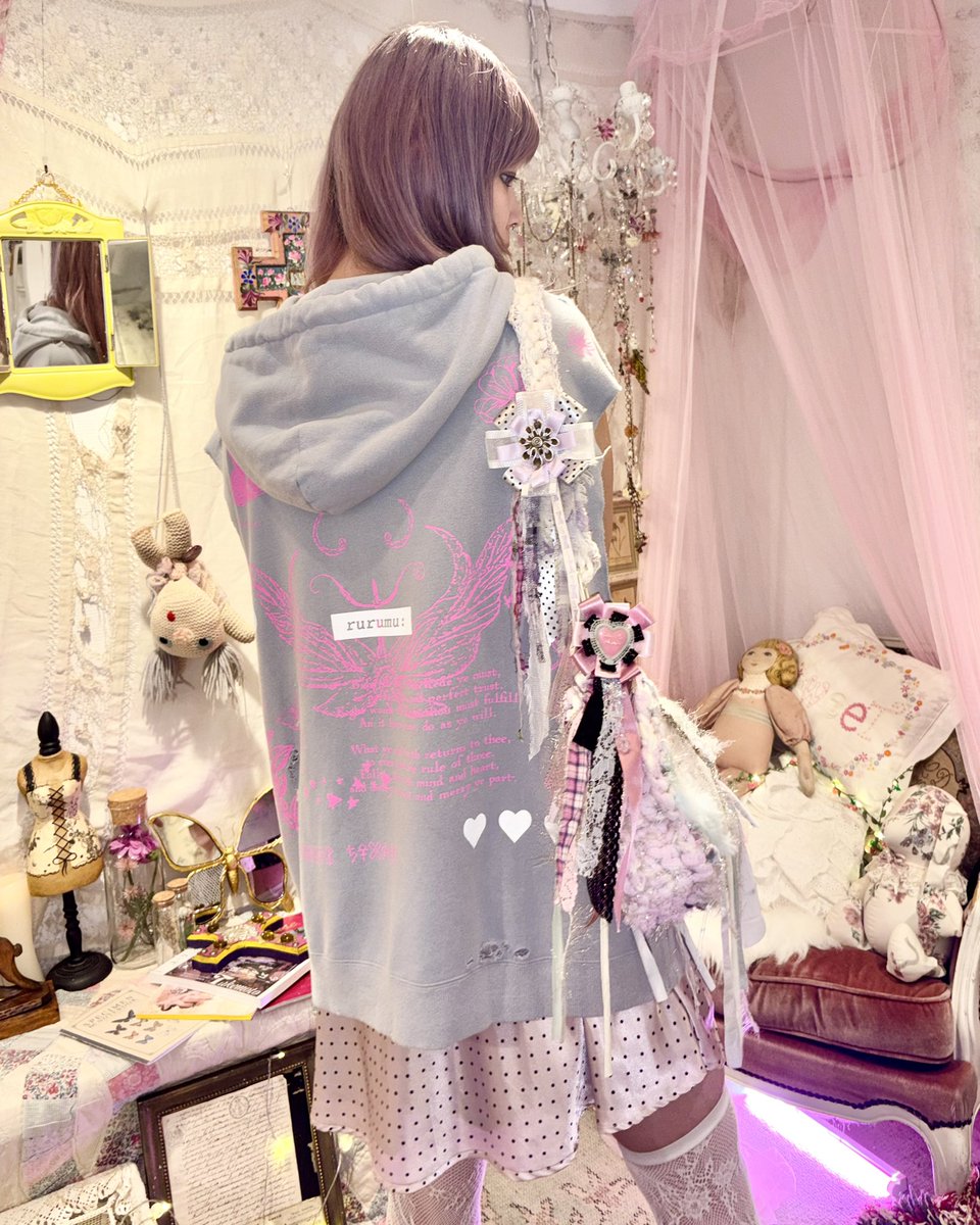 rurumu_official's tweet photo. POPUP STOREにてご好評頂いていた、『remade puffsleeve one-piece』『remade sleeveless hoodie』の入荷もございます🎀

オンラインストアでは、海外配送も対応しております✴︎
We also offer international shipping.✈️

是非この機会をお見逃しの無いよう、ご覧下さいませ🐇❤️‍🔥 https://t.co/vow72B1L1Y