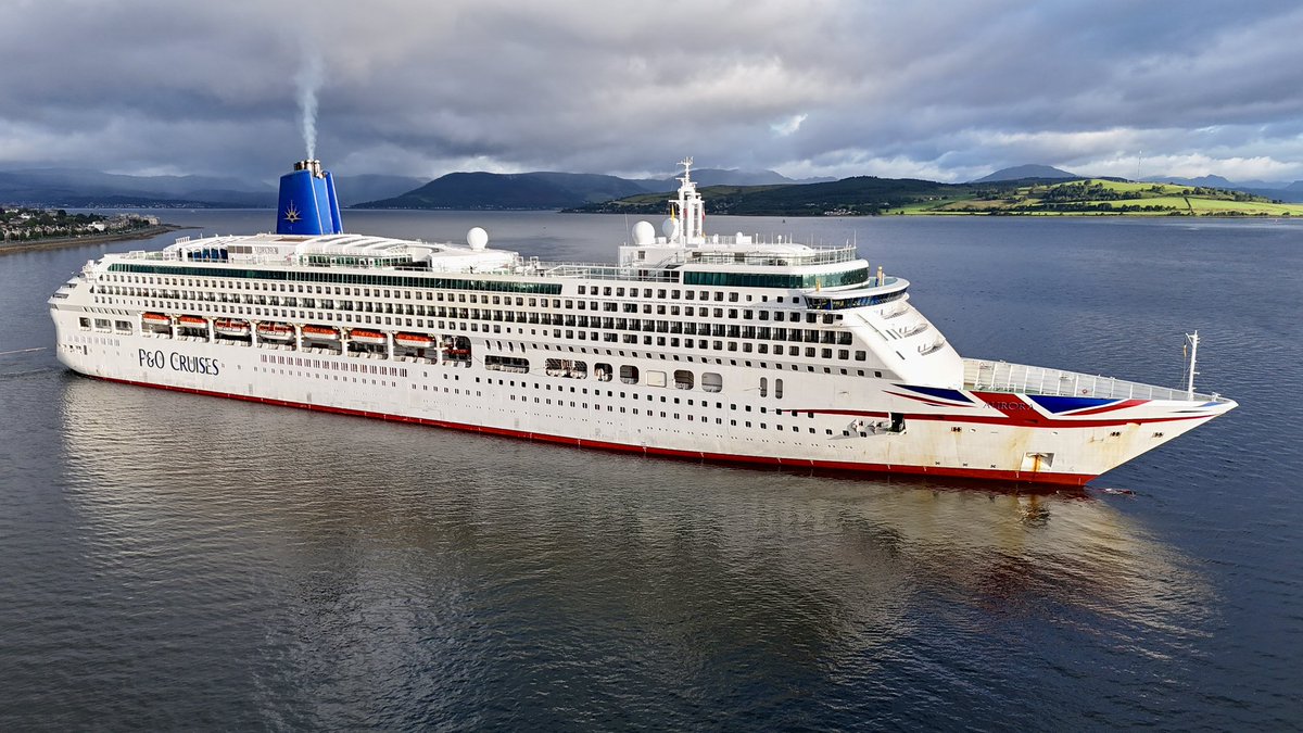 mjgardner73's tweet photo. The @pandocruises #Aurora inbound for #Greenock this morning ๐
. https://t.co/GssTJfnJ3s