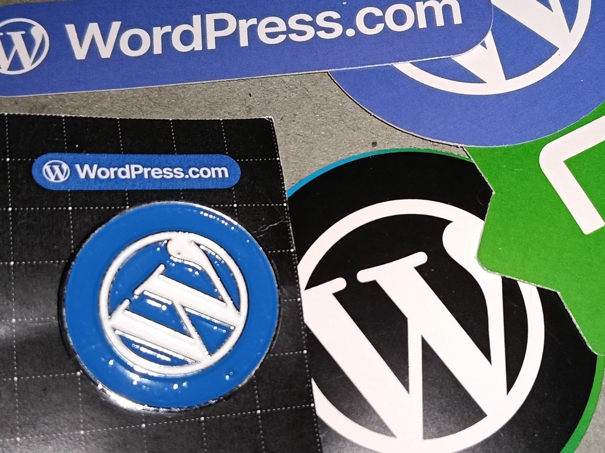 ahlansukma's tweet photo. Dapat kenang-kenangan dari agenda Meetup WordPress Community regional Bandung. Terima kasih ✨ https://t.co/JyzZL6j8kj