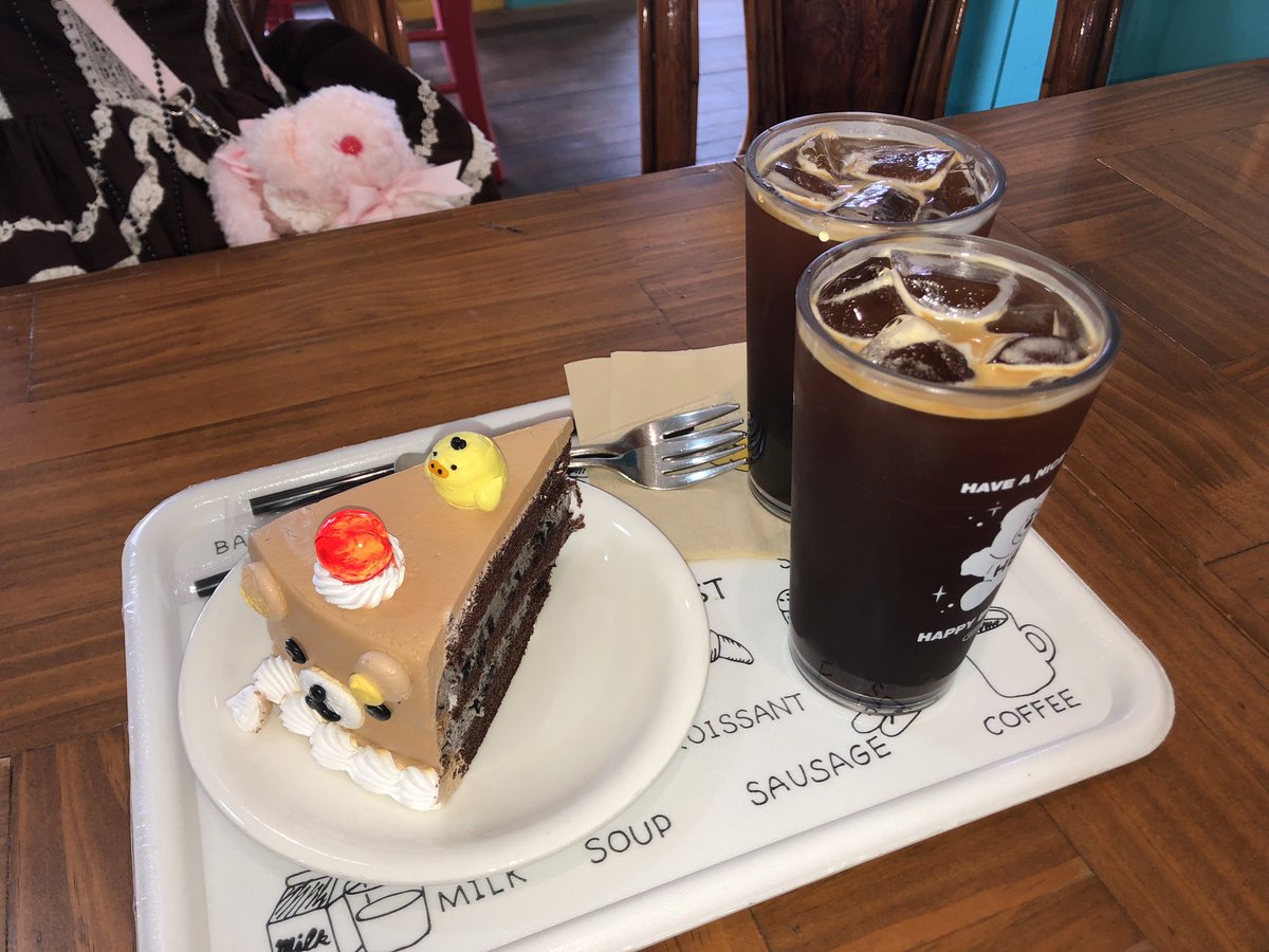 shirojoj's tweet photo. 돗마다녀오고 귀여운카페 가는 브이로그 얼른 낋여야하는데 너무 귀찮아서 4일째 미루는중🙄 https://t.co/ctv0PVS4z2