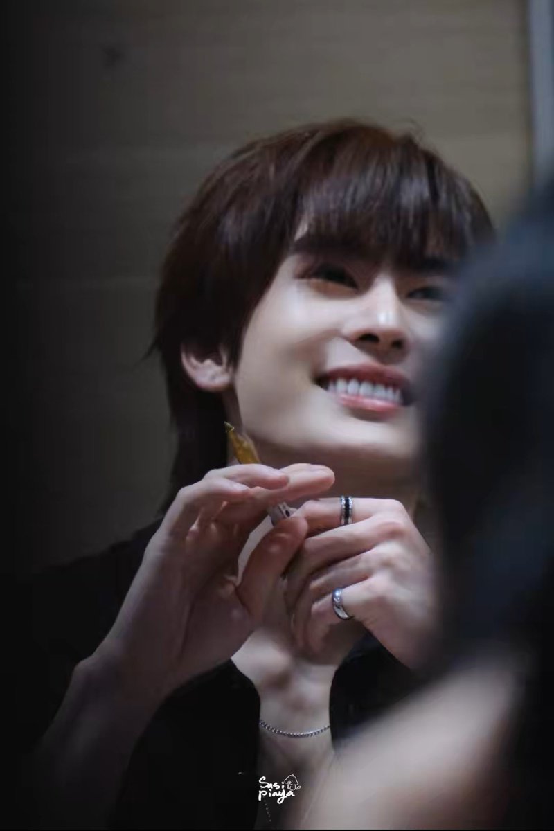 TrendforSanta's tweet photo. DAMN.... god knows how much i love you and willing to support you ㅠㅠㅠㅠㅠ

JASPER FLAREY FANSIGN

#งานมหกรรมนิยายนานาชาติ2026xJASPER
#Santapp https://t.co/5yOGkO1KJI