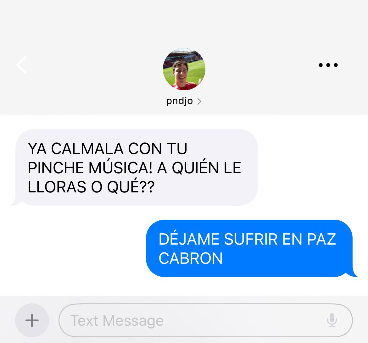 missingyuta's tweet photo. #briteo au | unrequited love? 

🍓se la pasa escuchando música tipo one sided love después de enterarse que su mejor amigo 🐶 tiene crush. 

o donde 🍓 está enamorado de 🐶 pero piensa que 🐶 tiene algo con 🐜. https://t.co/Xid279ej7T