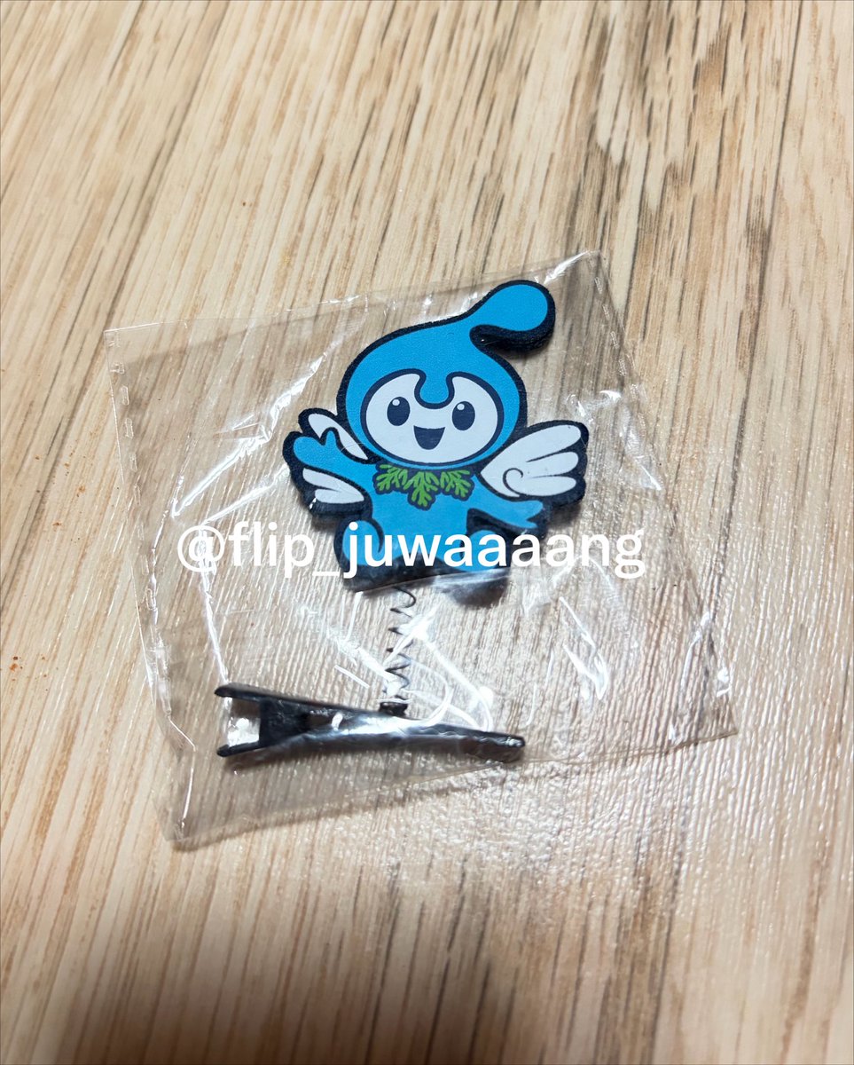 flip_juwaaaang's tweet photo. あの、あの、ɪᴢ*ᴏɴᴇの時めちゃ好きだったひーちゃんから貰ってごうなき😭😭
これなんなんだろう？！

 #saymyname   #세이마이네임  #Hitomi https://t.co/pdWvcksIdk